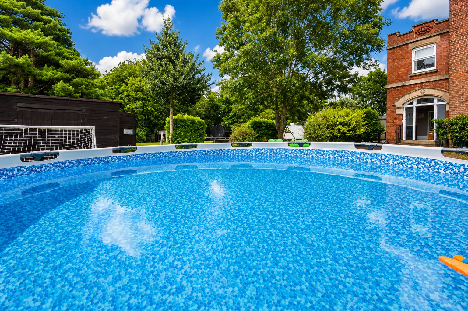 Outdoor swimming pool in the grounds